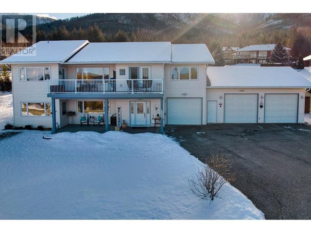 2190 Country Woods Road, House detached with 4 bedrooms, 3 bathrooms and 3 parking in Columbia Shuswap C BC | Image 69