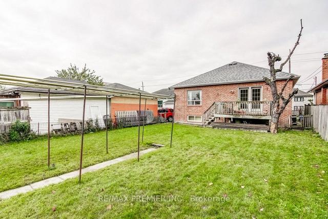 985 Caledonia Rd, House detached with 2 bedrooms, 2 bathrooms and 3 parking in Toronto ON | Image 31