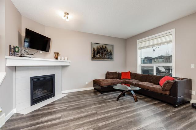 127 Hillcrest Circle Sw, House detached with 4 bedrooms, 3 bathrooms and 4 parking in Calgary AB | Image 6