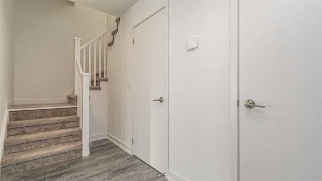1131 Cooke Blvd, Townhouse with 3 bedrooms, 3 bathrooms and 1 parking in Burlington ON | Image 39