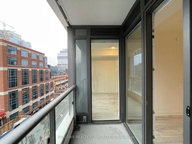 674 w - 135 Lower Sherbourne St, Condo with 1 bedrooms, 1 bathrooms and 1 parking in Toronto ON | Image 3