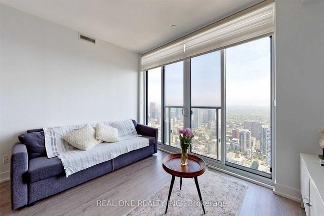 5808 - 7 Grenville St, Condo with 1 bedrooms, 1 bathrooms and 0 parking in Toronto ON | Image 4