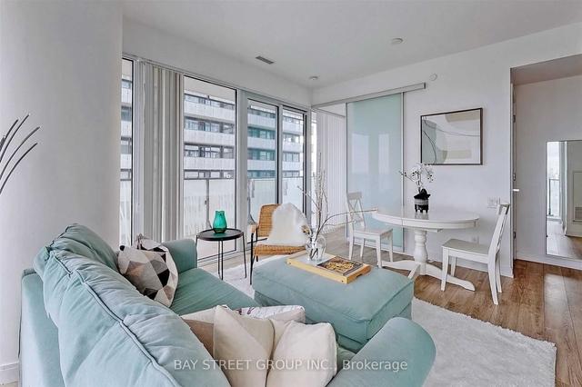 2409 - 42 Charles St, Condo with 2 bedrooms, 1 bathrooms and 0 parking in Toronto ON | Image 15