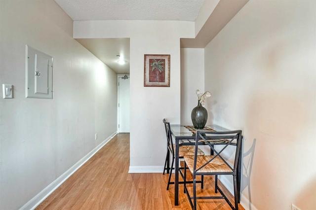 1606 - 200 Victoria St, Condo with 3 bedrooms, 1 bathrooms and 0 parking in Toronto ON | Image 18