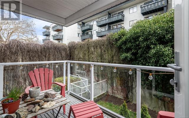 203 - 2647 Graham St, Condo with 2 bedrooms, 1 bathrooms and 1 parking in Victoria BC | Image 17