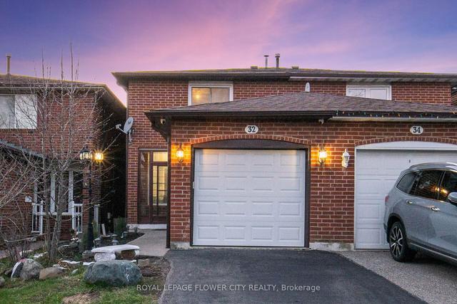 32 Maplehurst Sq N, House semidetached with 3 bedrooms, 3 bathrooms and 3 parking in Brampton ON | Image 1