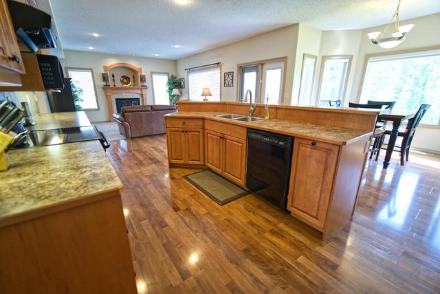 26 Park Point, House detached with 5 bedrooms, 3 bathrooms and 2 parking in Whitecourt AB | Image 5