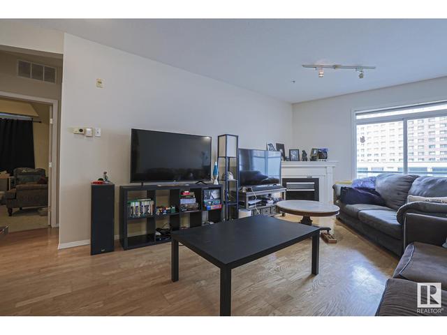 211 - 10033 110 St Nw, Condo with 2 bedrooms, 1 bathrooms and null parking in Edmonton AB | Image 3