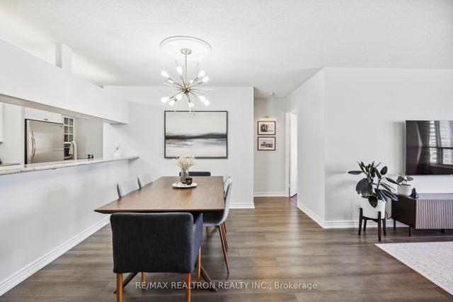 2206 - 100 Upper Madison Ave, Condo with 2 bedrooms, 2 bathrooms and 1 parking in Toronto ON | Image 4