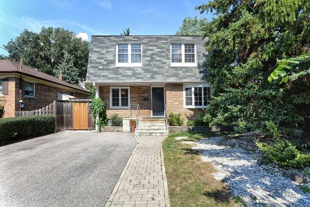 386 Princess Ave, House detached with 5 bedrooms, 4 bathrooms and 5 parking in Toronto ON | Image 1