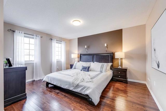 1001 Donnelly St, House semidetached with 3 bedrooms, 3 bathrooms and 3 parking in Milton ON | Image 17