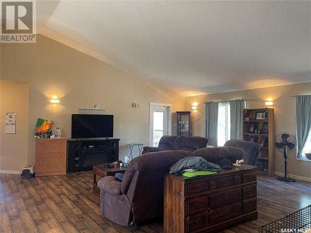140 3rd Street W, House detached with 6 bedrooms, 4 bathrooms and null parking in Pierceland SK | Image 6