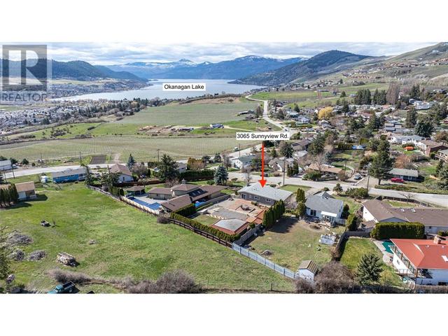 3065 Sunnyview Road, House detached with 4 bedrooms, 3 bathrooms and 10 parking in Vernon BC | Image 5
