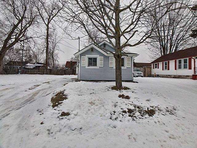 26 Maccabee Ave, House detached with 1 bedrooms, 1 bathrooms and 4 parking in Fort Erie ON | Image 10