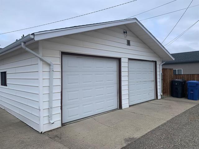 1131 29 Street S, House detached with 2 bedrooms, 2 bathrooms and 4 parking in Lethbridge AB | Image 10