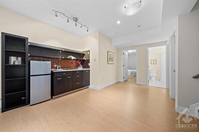 54 Kinmount Private, Townhouse with 4 bedrooms, 3 bathrooms and 4 parking in Ottawa ON | Image 17