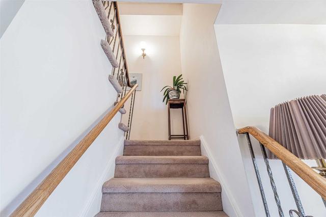 21 Tepee Crt, House detached with 4 bedrooms, 3 bathrooms and 6 parking in Toronto ON | Image 24
