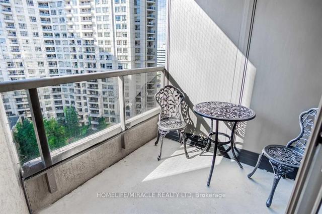 1401 - 3880 Duke Of York Blvd, Condo with 1 bedrooms, 1 bathrooms and 1 parking in Mississauga ON | Image 6