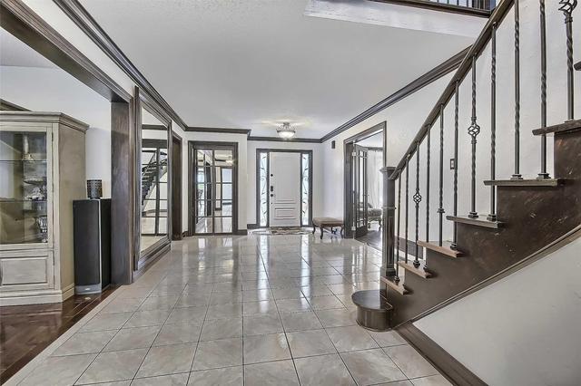 5194 Sunrise Crt, House detached with 4 bedrooms, 4 bathrooms and 4 parking in Mississauga ON | Image 2