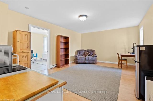 5002 Jepson St, House detached with 5 bedrooms, 3 bathrooms and 2 parking in Niagara Falls ON | Image 6