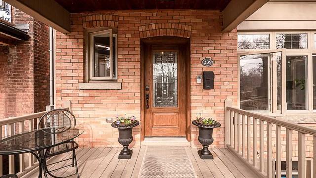 upper - 239 Quebec Ave, House detached with 2 bedrooms, 3 bathrooms and 1 parking in Toronto ON | Image 12