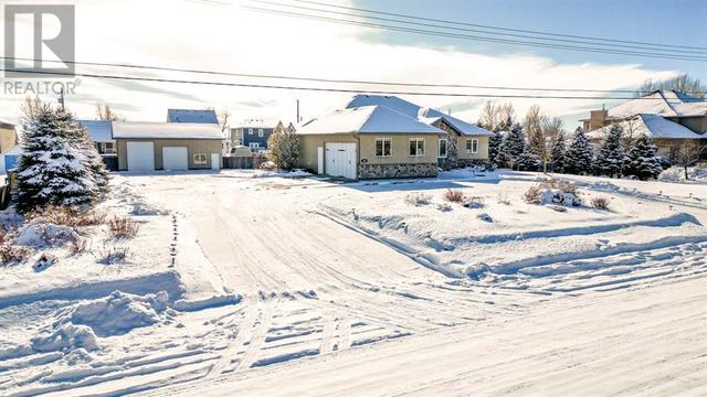 360 E 1 Avenue S, House detached with 5 bedrooms, 3 bathrooms and 8 parking in Magrath AB | Image 43