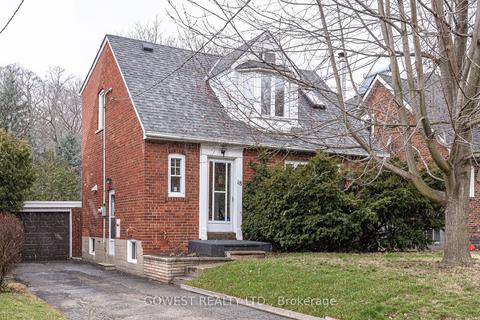18 Worthington Cres, House detached with 2 bedrooms, 2 bathrooms and 5 parking in Toronto ON | Card Image