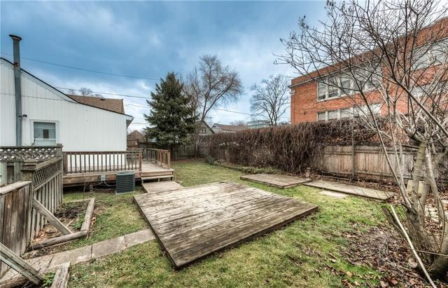 369 Hunter Street W, House detached with 2 bedrooms, 1 bathrooms and 1 parking in Hamilton ON | Image 22