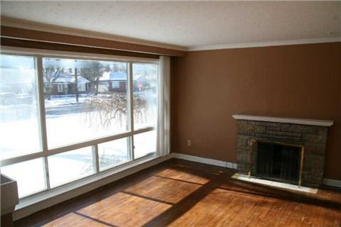 404 Drewry Ave, House detached with 3 bedrooms, 2 bathrooms and 2 parking in Toronto ON | Image 2