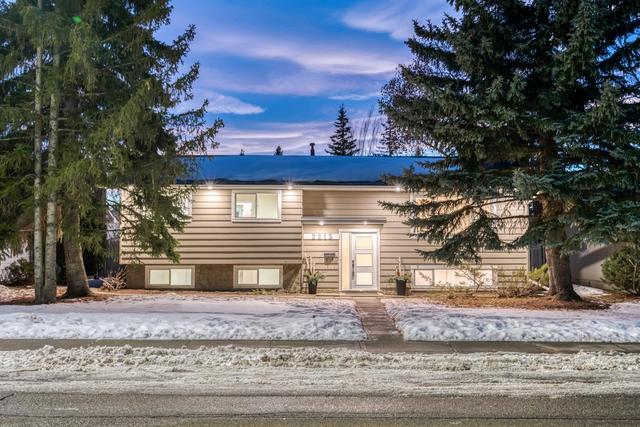 2215 Palliser Drive Sw, House detached with 4 bedrooms, 3 bathrooms and 4 parking in Calgary AB | Image 39