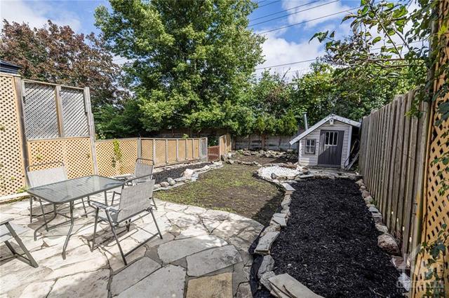 37 Longshire Circle, Townhouse with 3 bedrooms, 3 bathrooms and 4 parking in Ottawa ON | Image 27