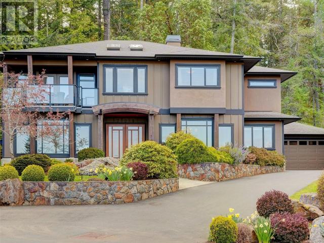 708 Bossi Pl, House detached with 4 bedrooms, 3 bathrooms and 4 parking in Saanich BC | Image 1