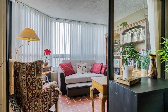 2004 - 8 Lisa St, Condo with 1 bedrooms, 2 bathrooms and 1 parking in Brampton ON | Image 10