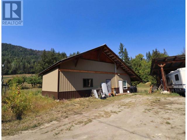11 Mackenzie Road, House detached with 4 bedrooms, 2 bathrooms and null parking in North Okanagan F BC | Image 64