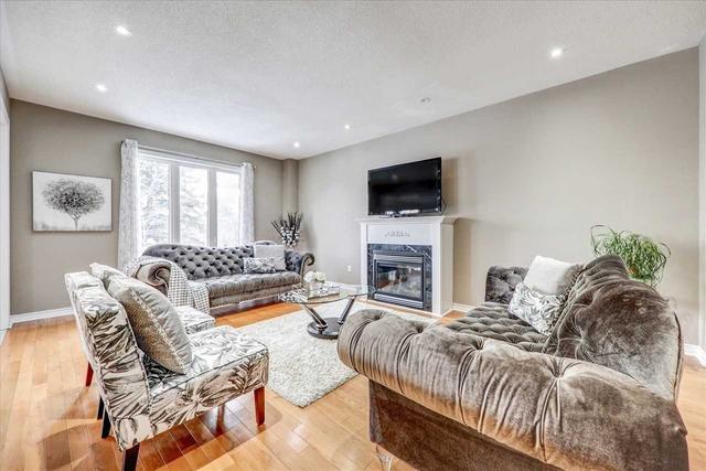 49 Boulderbrook Dr, House detached with 5 bedrooms, 4 bathrooms and 4 parking in Toronto ON | Image 5