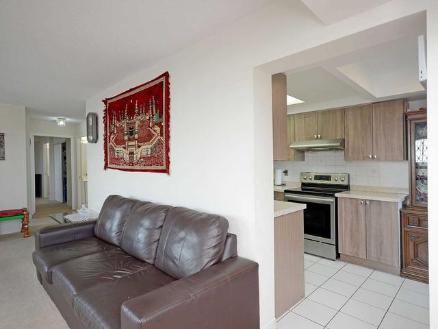 1704 - 135 Hillcrest Ave, Condo with 2 bedrooms, 2 bathrooms and 1 parking in Mississauga ON | Image 8