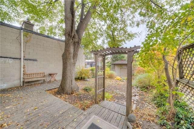 3801 Lake Shore Blvd W, House detached with 2 bedrooms, 3 bathrooms and 4 parking in Toronto ON | Image 3