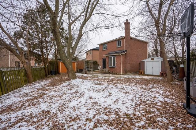 27 Barrett Cres, House detached with 3 bedrooms, 2 bathrooms and 4 parking in Ajax ON | Image 18