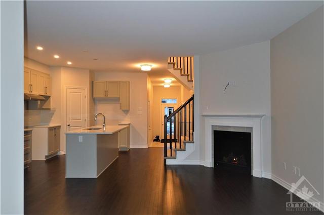 312 Kanashtage Terrace, Townhouse with 3 bedrooms, 3 bathrooms and 2 parking in Ottawa ON | Image 8