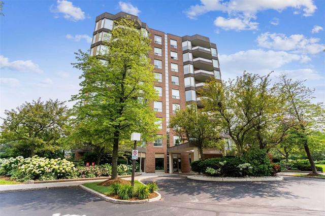 301 - 1903 Pilgrims Way, Condo with 2 bedrooms, 2 bathrooms and 2 parking in Oakville ON | Image 1