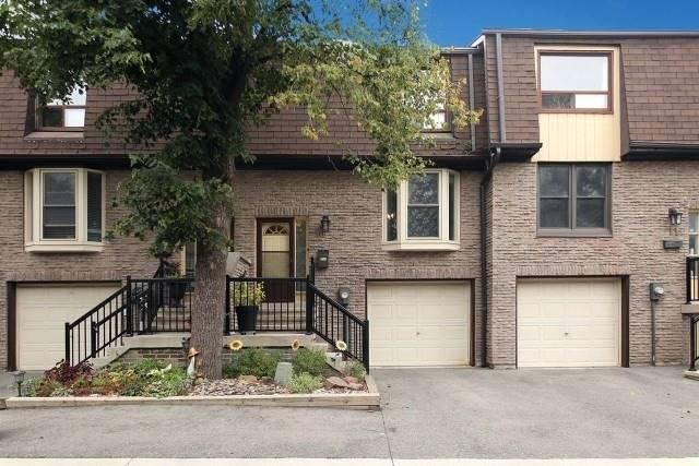 10 - 209 Castle Rock Dr, Townhouse with 3 bedrooms, 3 bathrooms and 3 parking in Richmond Hill ON | Image 1