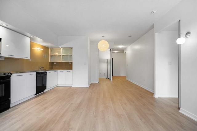 822 - 8 Telegram Mews, Condo with 2 bedrooms, 2 bathrooms and 1 parking in Toronto ON | Image 34