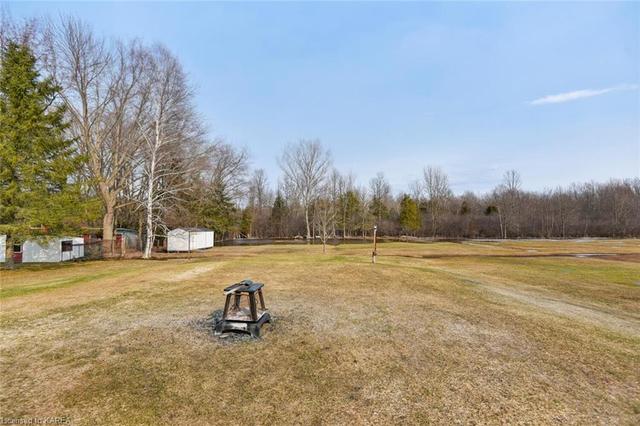 8375 County Rd 15, House detached with 3 bedrooms, 1 bathrooms and 8 parking in Augusta ON | Image 18