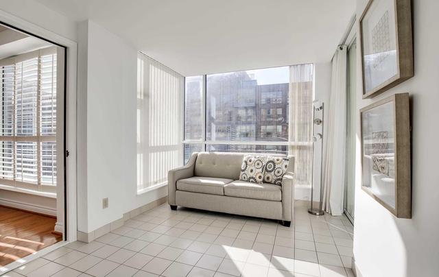 313 - 77 Avenue Rd, Condo with 2 bedrooms, 3 bathrooms and 3 parking in Toronto ON | Image 9