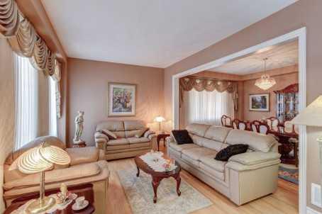 365 Country Glen Rd, House detached with 4 bedrooms, 3 bathrooms and 2 parking in Markham ON | Image 3