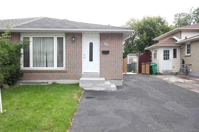 25 Crawford Dr, House semidetached with 4 bedrooms, 2 bathrooms and 3 parking in Brampton ON | Image 1