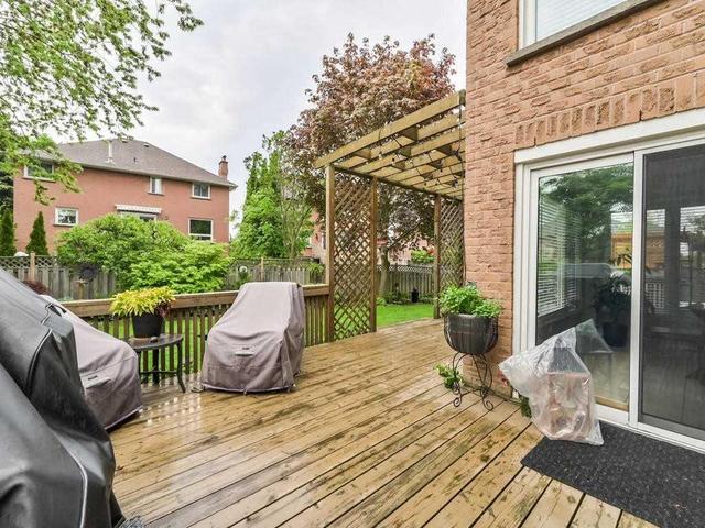 11 Vale Cres, House detached with 4 bedrooms, 3 bathrooms and 2 parking in Ajax ON | Image 17