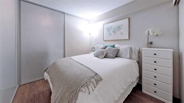 403 - 21 Nelson St, Condo with 2 bedrooms, 2 bathrooms and 1 parking in Toronto ON | Image 8