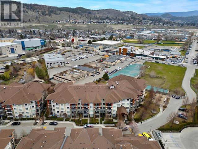 412 - 1093 Sunset Drive, Condo with 3 bedrooms, 2 bathrooms and 1 parking in Kelowna BC | Image 33