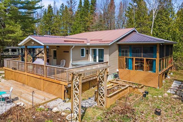 33 Woodstock Ave, House detached with 2 bedrooms, 2 bathrooms and 10 parking in Northern Bruce Peninsula ON | Image 39
